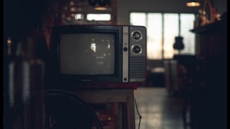 Bikin TV Sendiri, Masuk Penjara: Kisah Tragis Pak Kusrin yang Bikin Publik Geram Hanya Tak Memiliki Izin