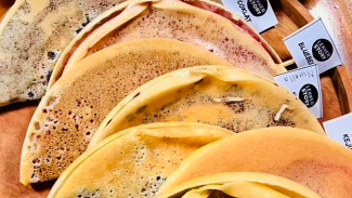 Surga Camilan Manis! Lekker Viral dengan Topping Melimpah di Purwokerto