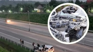 Kecelakaan di Tol Semarang-Batang, Mobil Pajero VS Truk Bertabrakan Hingga Makan Korban