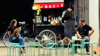 Ngopi Santai di Pinggir Jalan Ala Miracle Coffee Purwokerto