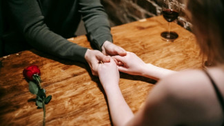 Gelombang Cinta! Prediksi Keberuntungan Jodoh dan Asmara Weton Selasa Legi di Tahun 2025