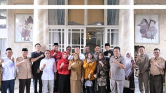 Bupati Banjarnegara Serahkan Rp1,7 Miliar untuk 10 Parpol, Ini Daftar Parpol yang Dapat Uangnya