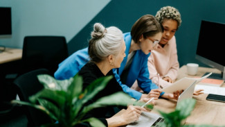 Weton Senin Pahing 2025: Menguak Potensi Karir dan Peluang Bisnis Menarik