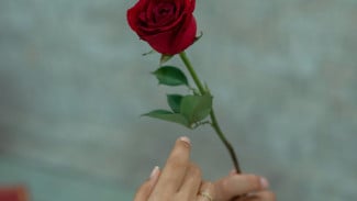 Prediksi Weton Senin Pahing 2025: Kiat Menarik Jodoh Ideal dan Menerawang Hubungan Sosial