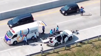 Kecelakaan Beruntun di Tol Batang-Semarang, 2 Mobil VS 1 Truk Hingga Makan Korban