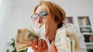 Sangat Beruntung! Ada 2 Weton yang Akan Kaya Raya di Masa Tua, Siap-Siap Ya