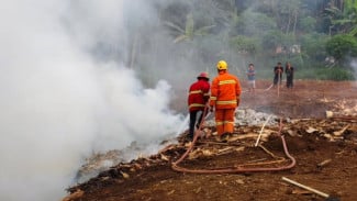 Bensoan di Desa Twelagiri Pagedongan Alami Kebakaran, BPBD Banjarnegara Sigap Pemadaman