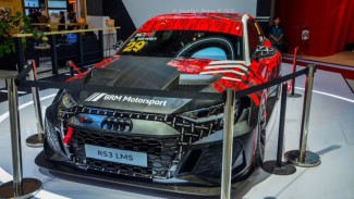 Audi Bawa Mobil Balap Glenn Nirwan dan SUV Rp Miliaran ke GIIAS 2025, Tapi yang Ditawarkan Lebih dari Itu!