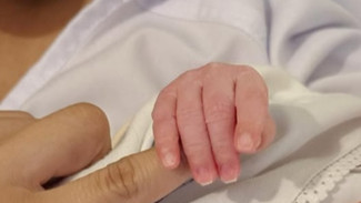 Terungkap! Arti Nama Andrew Raxy Neil, Putra Pertama Erika Carlina