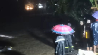 Geger! Banjir Timpa Proyek Penguatan Tebing Sungai Klawing, 3 Pekerja Masih Hilang