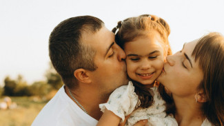 Pertanda Keberuntungan: 2 Weton Anak Istimewa yang Diprediksi Bawa Sukses untuk Orang Tua