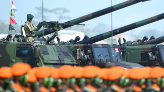 Presiden Prabowo Tersenyum Bangga Saksikan Atraksi TNI Penuh Aksi dan Simulasi Perang yang Mencekam