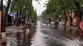 Tergenang Air! Diguyur Hujan Semalam di Pusat Pemerintahan Kota Pekalongan Banjir