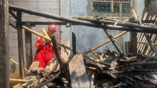 Geger! Gudang Kayu di Purworejo Klampok Ludes, Diduga Akibat Pembakaran Sampah Serbuk Kayu