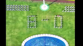 Konfigurasi Unik! Paskibraka 2025 Kibarkan Bendera dengan Formasi Angka 80