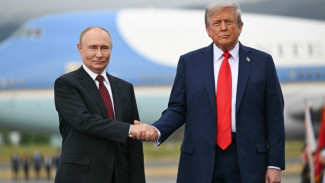Pertemuan Bersejarah di Alaska, Trump Pamer Formasi Jet Tempur untuk Tekan Putin soal Konflik Ukraina