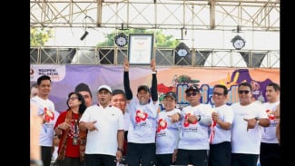 Meriah! Hari Jadi Jateng ke 80 Pecahkan Rekor MURI dengan 14 Ribu Mangkuk Soto Gratis Dibagikan