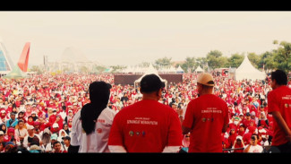 Luar Biasa! Antusias Masyarakat dalam Acara Jalan Sehat Semangat Merah Putih di Menara Teratai Purwokerto
