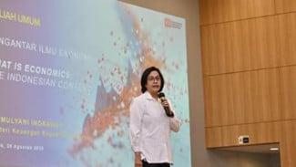 63 Tahun Sri Mulyani, Dosen Seluruh Indonesia Gelar Aksi Karangan Bunga Protes Kebijakan Pendidikan