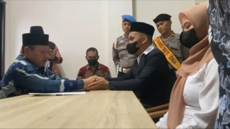 Penuh Haru! Momen Akad Nikah dalam Balik Jeruji Seorang Tahanan di Polres Banjarnegara