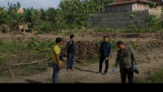 Tragis! Seorang Bocah Diduga Terlindas Alat Berat Excavator di Karangtalun Grobogan