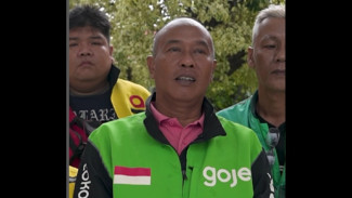 Bukan Settingan, Ini Cerita Ojol Pakai Air Jordan yang Temui Wapres Gibran di Istana