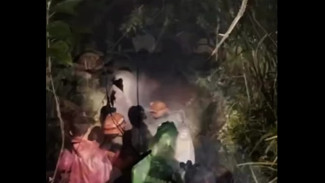 Butuh 7 Jam, Tim SAR Berhasil Selamatkan Pendaki di Gunung Sindoro Temanggung Usai Alami Cedera