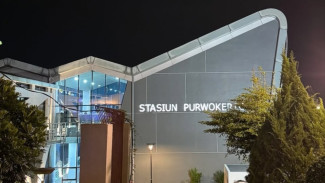 Kepadatan Stasiun Purwokerto saat Libur Maulid Nabi, Penumpang Membludak dan Parkiran Penuh