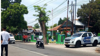 Miris! Pengendara Motor Terserempet Truk Hingga Terjatuh dan Tertabrak Kendaraan Lain di Sragen
