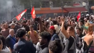 Aksi Demo 'Block Everything' Guncang Prancis: Gelombang Protes Massal Tuntut Macron Mundur