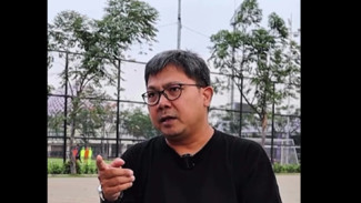 Rochi Putiray Tantang Bung Towel Soal Kritik Pedas ke Shin Tae Yong Namun Melempem Saat Vanenburg Gagal