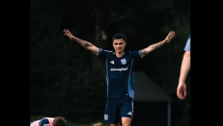 Debut Manis Eliano Reijnders di Persib: Ungkap Perbedaan Sepak Bola Indonesia dan Eropa