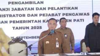 Pelantikan Besar besaran di Pati 48 Pejabat Jalani Sumpah Jabatan, Sudewo Tegas: Pejabat Baru Pati Wajib Lolos Evaluasi