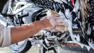 Mengapa Motor Terasa Enteng Setelah Dicuci? Ini 3 Alasan yang Jarang Disadari!