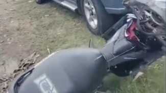 Insiden Pengendara Motor Vs Mobil di jalan Rawalo Wangon Banyumas, Korban Tergeletak
