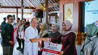 Target Rp 2,5 Miliar, Bupati Sadewo Mencanangkan Bulan Dana PMI Kabupaten Banyumas Tahun 2025