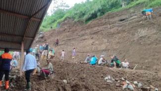 Penanganan BPBD Purbalingga dan Tim dalam Longsor Susulan di Desa Sirau Karangmoncol