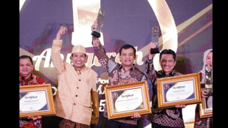 Gubernur Jateng Ahmad Luthfi Raih Anugerah Tokoh Berdedikasi 2025, Ini Alasannya!