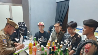 Razia! Satpol PP Banjarnegara Tinjau Langsung Lokasi Penjualan Miras di Pucang Bawang