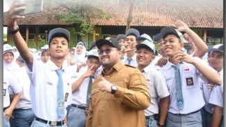 Apel Pagi di SMAN 1 Bobotsari, Wabup Dimas Tegaskan Bijak Bersosmed dan Jauhi Pergaulan Tak Sehat