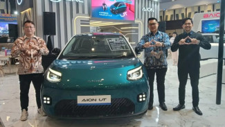GAC Perkenalkan AION UT: Mobil Listrik Stylish yang Bisa Tempuh 500 Km Hanya Sekali Isi Daya di GIIAS Semarang 2025