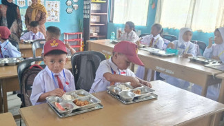 Komisi IX Minta Pembatasan Porsi Dapur MBG Usai Kasus Keracunan