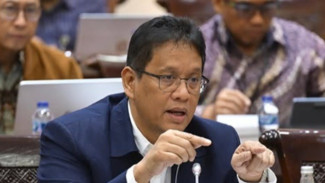 Tak Naikkan Cukai Rokok 2026, Menkeu Purbaya Dibanjiri Kritik Lewat Karangan Bunga