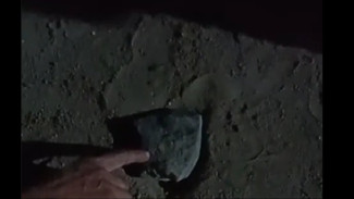 Heboh! Warga Tegal Temukan Batu Hitam Jatuh dari Langit, Diduga Serpihan Meteor Cirebon