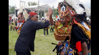 Seribu Penari Topeng Ireng Guncang Temanggung! Bupati Agus Gondrong Janji Tak Tinggalkan Warisan Budaya Lokal