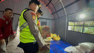 Polres Purbalingga Salurkan Bantuan dan Layanan Kesehatan bagi Warga Terdampak Tanah Bergerak di Maribaya