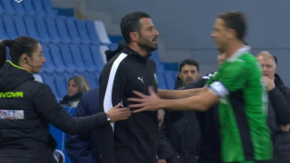 Jay Idzes Jadi Pemicu Kartu Merah Fabio Grosso, Sassuolo Sukses Atasi Fiorentina di Serie A