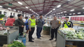 Jelang Lebaran, Polisi Banyumas Intensifkan Patroli di Pasar Wage Purwokerto