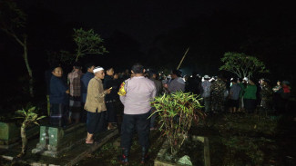 Polsek Kembaran Polresta Banyumas Hadir di Rumah Duka Anggota Pokdar Kamtibmas