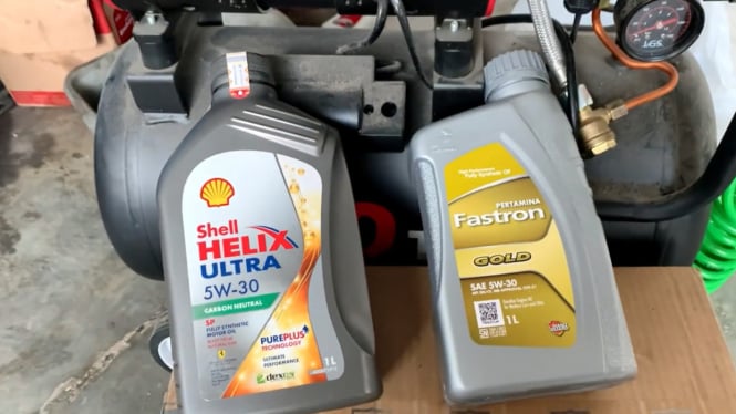 Shell Helix Ultra vs Pertamina Fastron Gold